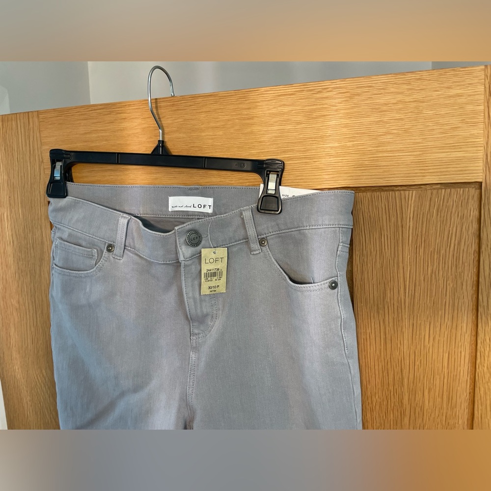 LOFT stretchy legging jeans - NWT